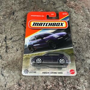 💥 Matchbox Porsche Cayenne Turbo 2025 Model #19/125 Purple